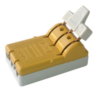 [5085-1] CUCHILLA DE INTERRUPTOR DE PORCELANA 3X30A 1 TIRO